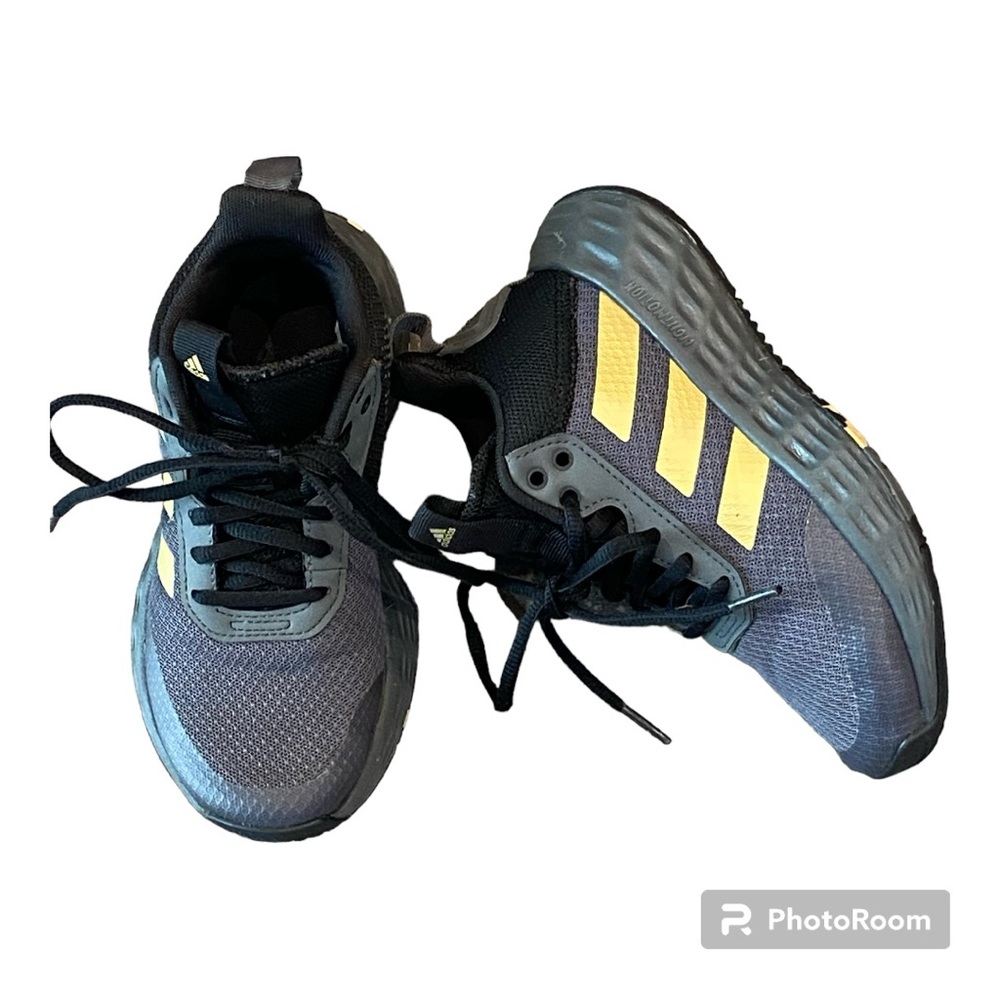 Adidas Ownthegame 2.0 Basketball sneakers